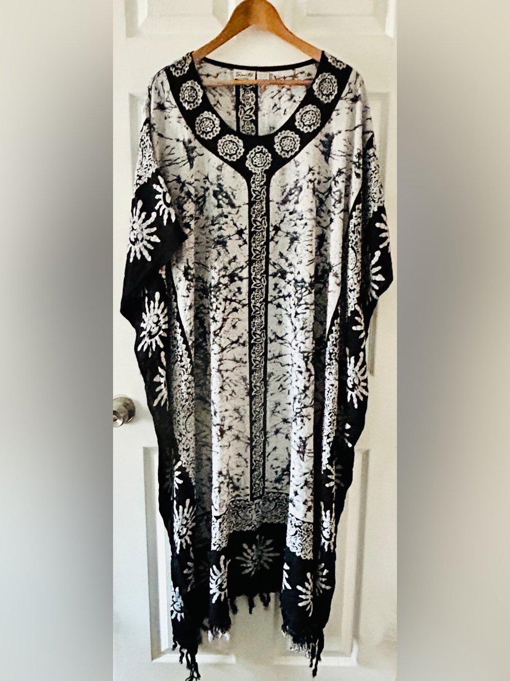 Sante’ Kaftan Muumuu Batik-Dyed Dress Black/White Rayon Fringed Hemline OS